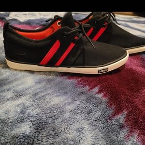 ***SOLD ***Black and red sneakers| US 7,5